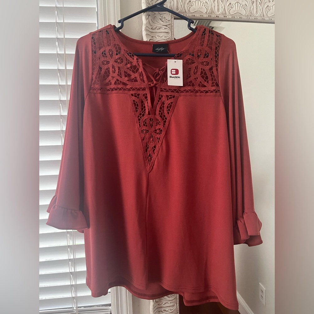 Daytrip Top Rust Colored Size S NWT
